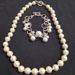 Faux pearl jewelry set